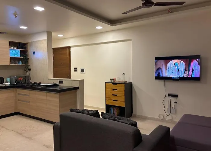 Bkc Nest 1Bhk Studio Apartment